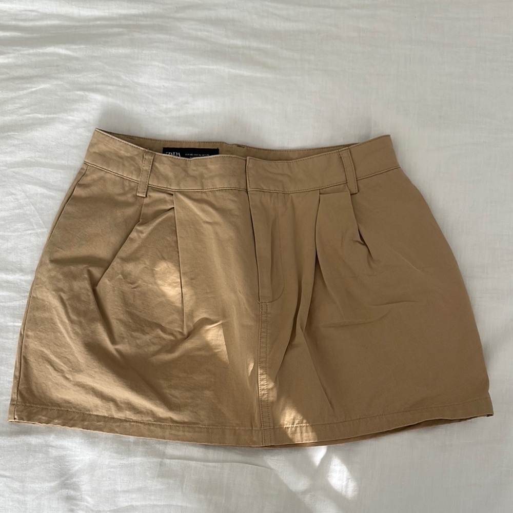 Zara Beige Pleated Skirt